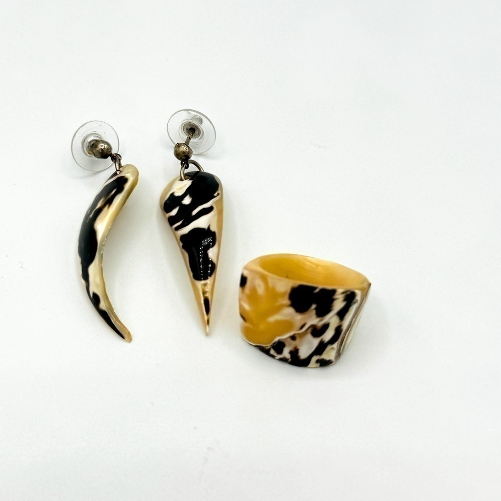 Shell  earring and ring set